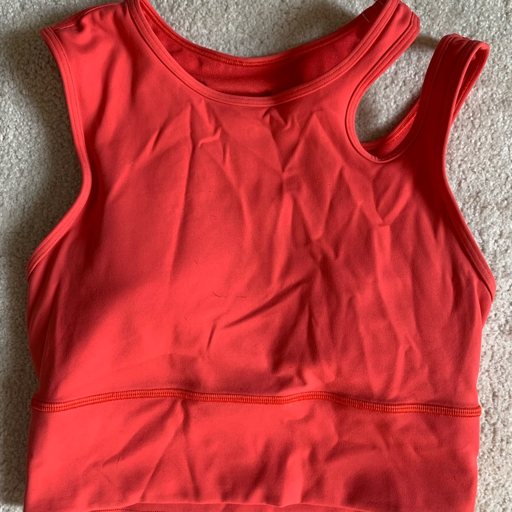 Lululemon crop top. ✨